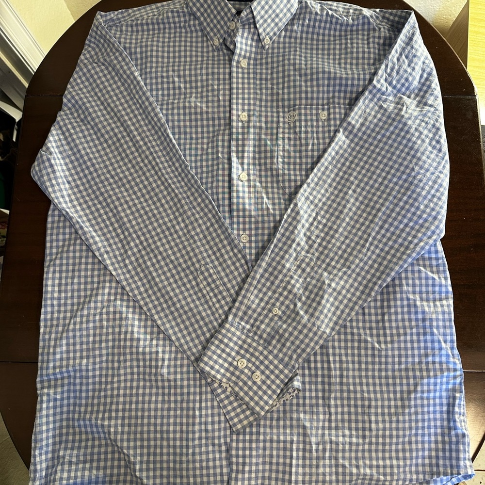 Wrangler Blue and White Plaid Button Down Shirt